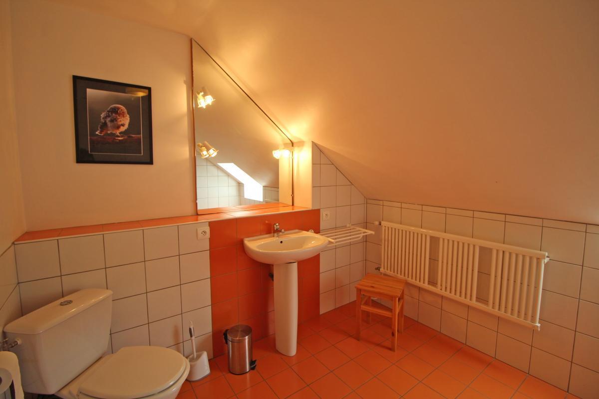 salle-de-bain-chambre-orange