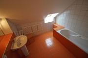 salle-de-bain-chambre-orange-2